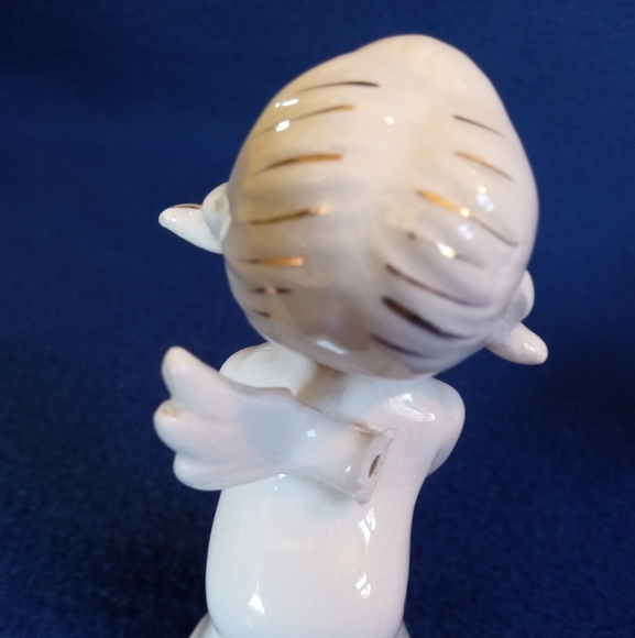 Kissing Angel Figurine Collectables - Picture 5 of 5